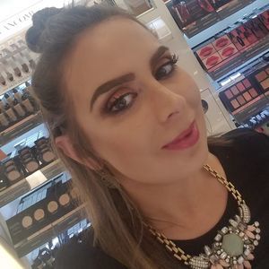 Meet your Posher, Linzy